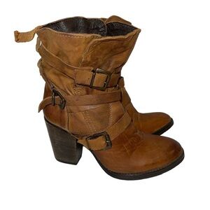 Steve Madden Ankle Boots 8 Brown Leather Distressed Slip On Buckle Straps Flaw